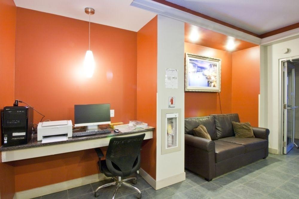 Travelodge By Wyndham Kindersley Exterior photo