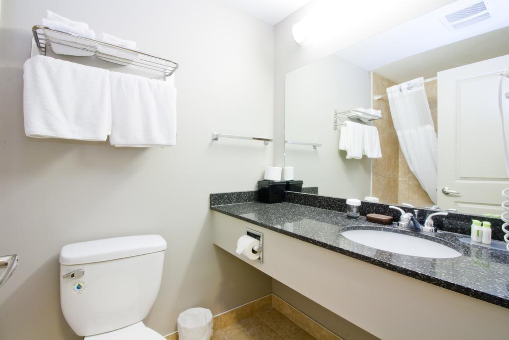 Travelodge By Wyndham Kindersley Room photo