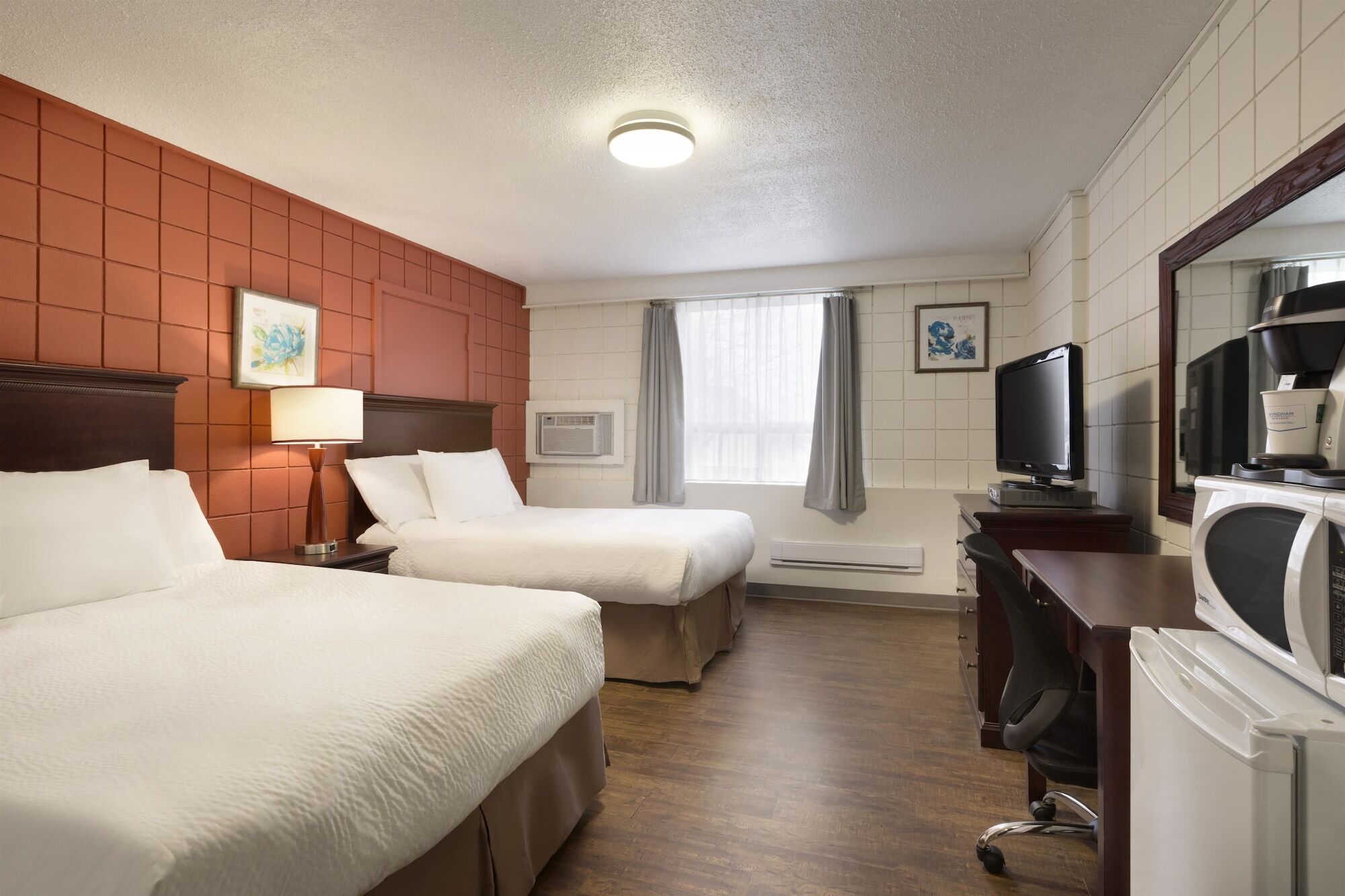 Travelodge By Wyndham Kindersley Exterior photo