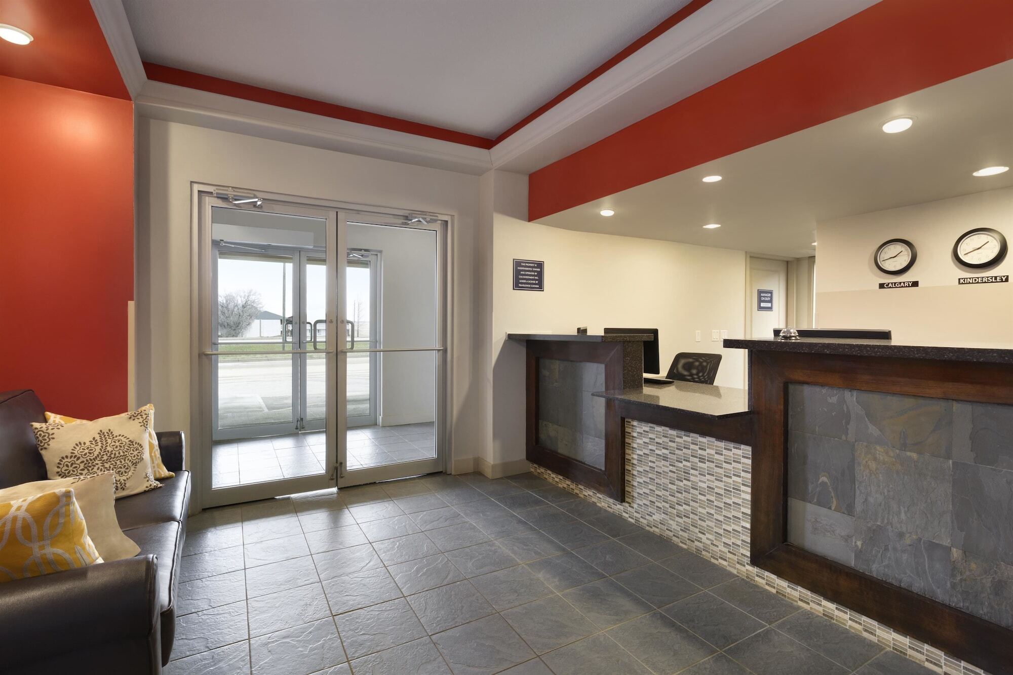 Travelodge By Wyndham Kindersley Exterior photo
