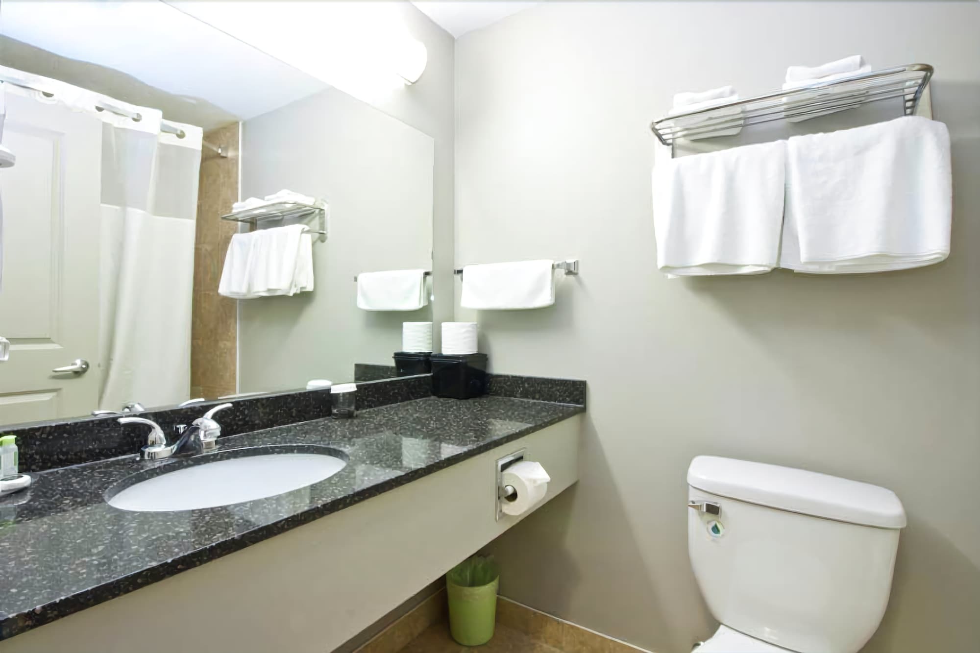Travelodge By Wyndham Kindersley Exterior photo