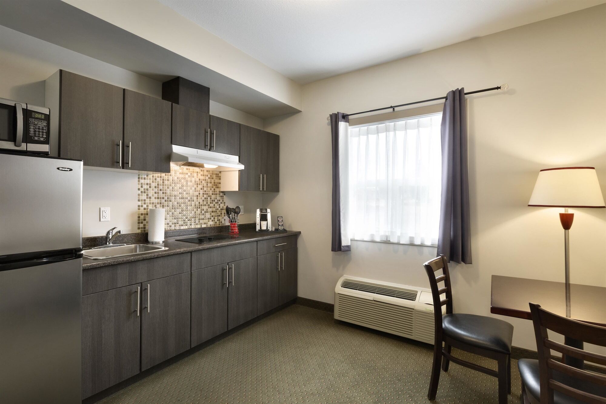 Travelodge By Wyndham Kindersley Exterior photo