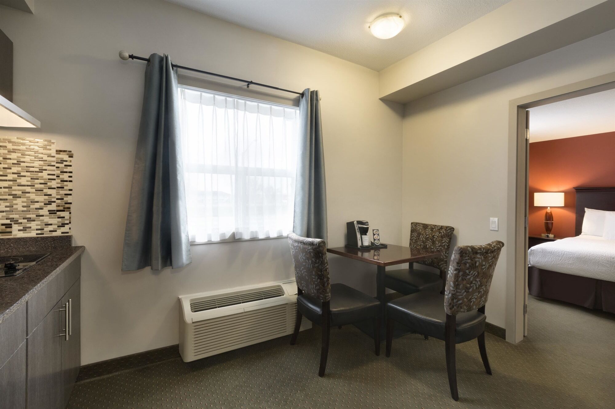 Travelodge By Wyndham Kindersley Exterior photo